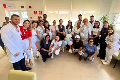 notícia:  'Cheia de gratidão', diz professora ao homenagear equipe do Centro de Radioterapia do Amapá após tratamento contra o câncer