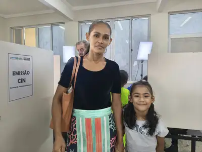 notícia: ‘Fundamental para o futuro dela', celebra mãe ao solicitar primeira Carteira de Identidade da filha durante 'Governo em Ação' no Macapaba