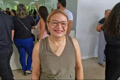 notícia: “Pedimos reformas, mas ganhamos uma escola nova”, diz professora durante entrega de unidade reconstruída pelo Governo do Amapá em Anauerapucu