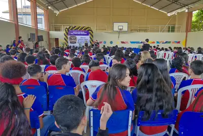 notícia: Escola Estadual Dom Aristides Piróvano celebra 50 anos com projeto histórico e inovação tecnológica em Macapá