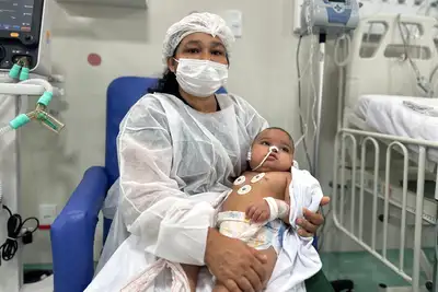 notícia: 'Antes era difícil, mas esse é outro hospital', diz mãe vinda de Afuá e que recebeu atendimento humanizado no novo HCA