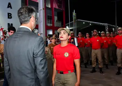 notícia: Governador Clécio anuncia convocação de mais 90 aprovados no concurso de soldados do Corpo de Bombeiros do Amapá