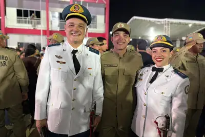 notícia: ‘É felicidade em dose tripla’, diz oficial promovida pelo Governo do Amapá durante Batismo de Fogo do filho no Corpo de Bombeiros Militar