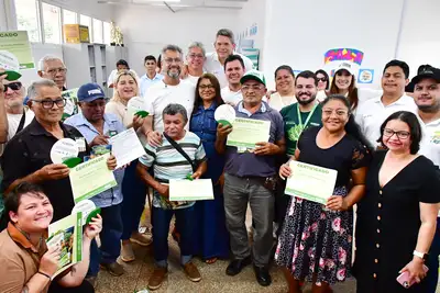 notícia: Floresta em pé e renda no campo: governador Clécio entrega certificados do Floresta+ Amazônia para agricultores de Serra do Navio