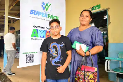 notícia: ‘Isso facilita muito a nossa vida’, declara mãe ao solicitar atualização da Carteira de Identidade do filho durante ‘Governo em Ação’