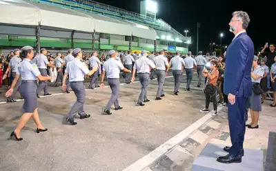 notícia: Governador Clécio Luís promove 409 policiais militares em solenidade no Sambódromo de Macapá