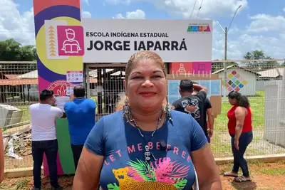 notícia: 'Eu gosto muito de ser professora e quero muito contribuir para a continuidade da nossa cultura e costumes', disse Josene, da etnia Karipuna