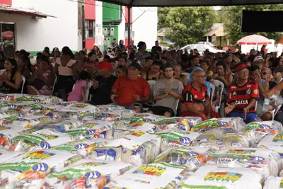 notícia: Moradores do Habitacional Mucajá recebem ação de cidadania e assistência do Governo do Estado