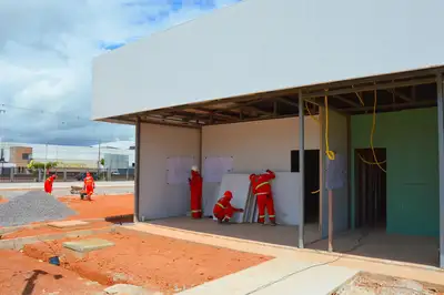 notícia: Governo do Amapá avança na construção da primeira UPA da Zona Oeste de Macapá com estruturação dos ambientes