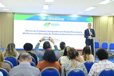 notícia: Governo do Amapá lança programa de reconstrução dentária a mulheres vítimas de violência