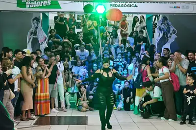 notícia: Segunda edição do Dia do Orgulho Nerd reúne desfile de cosplay e tecnologia na Escola Gabriel Almeida Café, em Macapá