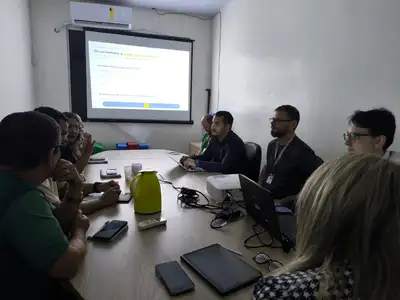 notícia: Governo do Amapá discute melhorias em atendimentos virtuais do SuperFácil Educação