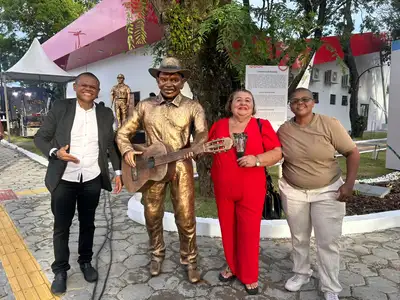 notícia: ‘Está lindo demais, um lugar que reúne nossa história e acolhe todo mundo’, declara viúva de cantor homenageado na entrega do Parque Residência