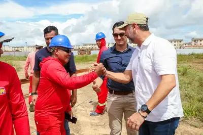 notícia: Na Zona Norte de Macapá, governador Clécio presta contas e anuncia novos investimentos no Residencial Macapaba: 'o povo pediu e nós atendemos'