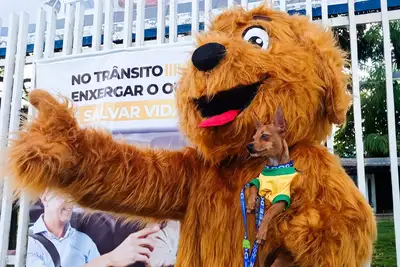 notícia: Blitz 'Eu freio para animais' do Governo do Estado encerra programação do Maio Amarelo, na Orla de Macapá