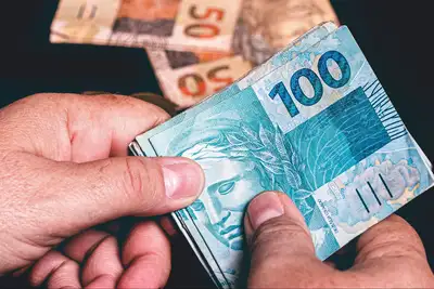 notícia: Governo do Amapá antecipa primeira parcela do 13º salário e injeta R$ 162 milhões na economia em 10 de junho