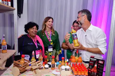 notícia: Governador Clécio fortalece inclusão e desenvolvimento econômico na 4ª ExpoFavela Innovation Amapá: 'projeção de quem vive a periferia de verdade'
