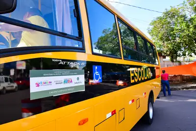 galeria:  Entrega de 10 Ônibus Escolares