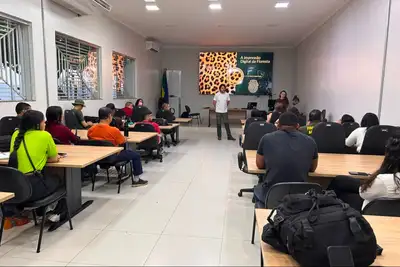 notícia: Profissionais da área ambiental recebem capacitação sobre manejo preventivo e atendimento à predação por grandes felinos