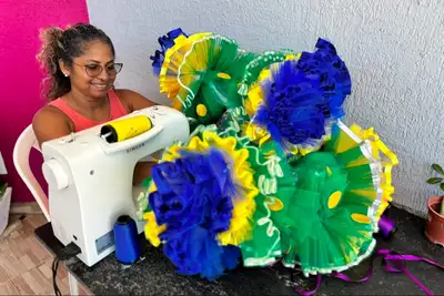 notícia: ‘A demanda aumenta muito’, diz costureira sobre clientela que já se prepara para o Arraiá do Povo 2026