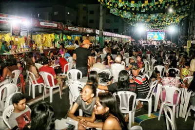 notícia: Arraiá dos Residenciá: Moradores do Vila dos Oliveiras participam de momentos de confraternização, fortalecendo tradições e gerando renda