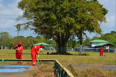 notícia: Parque de Exposição da Fazendinha recebe serviços de limpeza e manutenção  