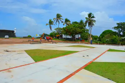 notícia: Governo do Amapá realiza serviços de urbanização e paisagismo em frente à Fortaleza de São José de Macapá