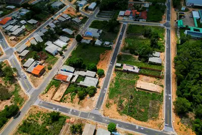 notícia: Governo do Amapá segue com serviços de pavimentação em Vitória e Laranjal do Jari; obras no sul do estado já totalizam mais de 17 quilômetros