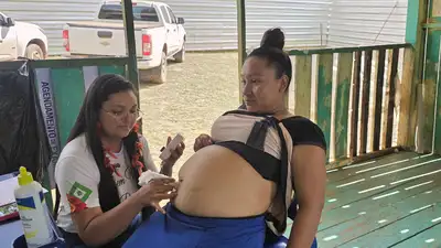 notícia: Primeiro som do coração do bebê emociona gestante indígena durante ação do Governo do Amapá em Oiapoque