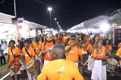 notícia: Tradicional Cavalgada até o Parque de Exposições da Fazendinha abre oficialmente a Expofeira 2026