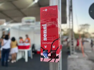 notícia: Dispensadores facilitam acesso gratuito a preservativos durante a Expofeira 2026