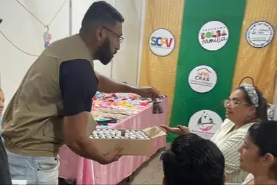 notícia: SVS distribui mais de 5 mil frascos de hipoclorito durante a Expofeira 2026