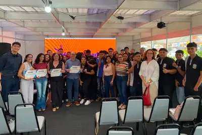 notícia: Educação financeira é tema de mesa-redonda com estudantes durante a Expofeira 2026