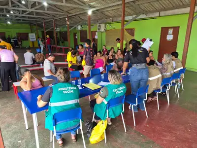 notícia: Governo do Amapá e Prefeitura de Santana iniciam atendimento assistencial às famílias atingidas por incêndio 