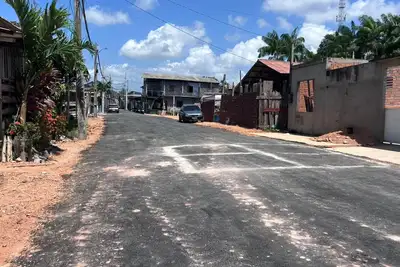 notícia: Moradores dos bairros Zerão e Buritizal, em Macapá, são beneficiados com asfaltamento realizado pelo Governo do Estado