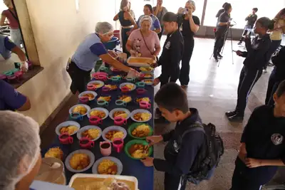 notícia: Governo do Amapá leva açaí à alimentação escolar e atende mais de 12,5 mil estudantes da rede estadual