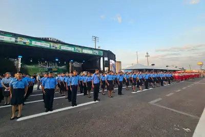 notícia: Governo do Amapá reúne 600 estudantes na Aposição de Luvas que marca rito de passagem nas escolas de gestão compartilhada