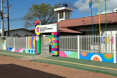 notícia: Governo do Amapá entrega reconstrução da Escola Estadual Osvaldina Ferreira, na Ilha de Santana