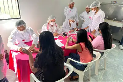 notícia: Governo do Amapá leva prevenção e cuidados com a saúde da mulher ao Marabaixo 4